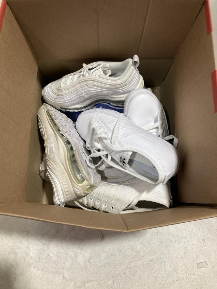 Lot 582  
            Chesterfield SR47 - Parcel Delivery Only 

                
5 X ADIDAS NIZZA TRAINERS IN WHITE SIZE 5 (LOCATION: G4)