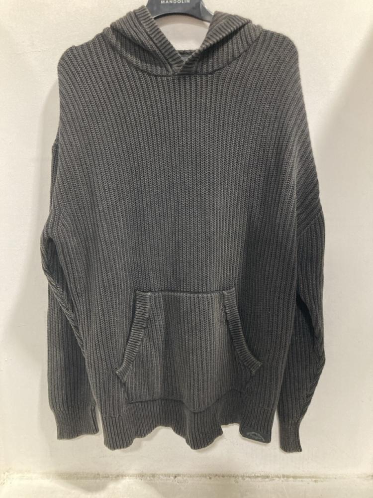 Lot 584  
            Chesterfield SR47 - Parcel Delivery Only 

                
3 X ASSORTED ADULTS CLOTHING TO INCLUDE GOOD FOR NOTHING PULLOVER KNITTED HOODIE ...