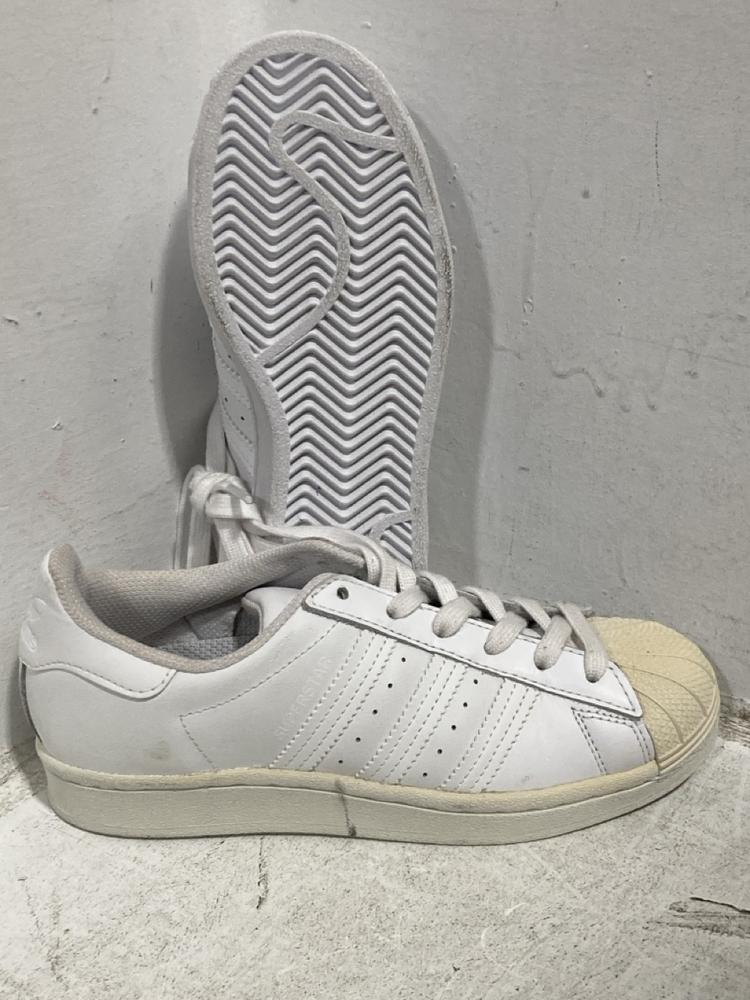 Lot 589  
            Chesterfield SR47 - Parcel Delivery Only 

                
4 X ASSORTED TRAINERS TO INCLUDE ADIDAS TRAINERS 3 & 4. (LOCATION: G4)