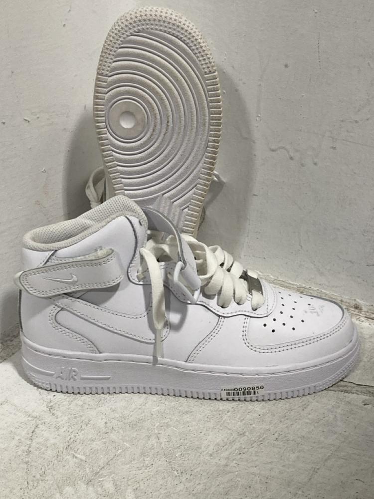 Lot 591  
            Chesterfield SR47 - Parcel Delivery Only 

                
5 X ASSORTED SHOES TO INCLUDE NIKE AIR FORCE 1 IN WHITE SIZE 3. (LOCATION: G4)