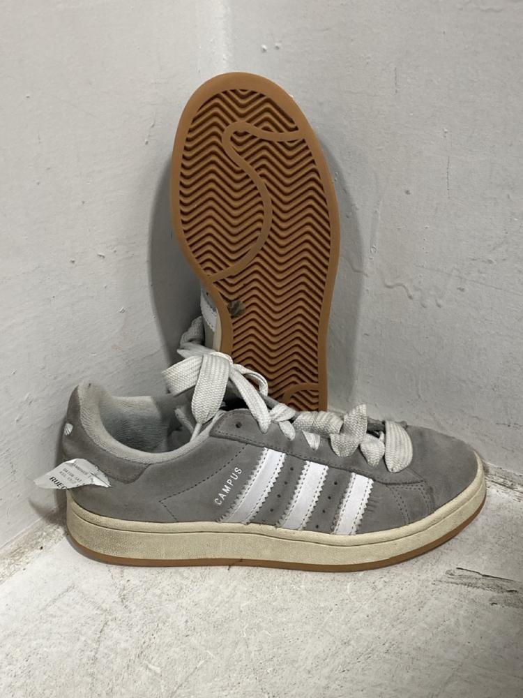 Lot 592  
            Chesterfield SR47 - Parcel Delivery Only 

                
ADIDAS CAMPUS SHOES SIZE 6 & 10. AND ADIDAS CAMPUS SHOES SIZE 6 & 8. (LOCATION: G4)