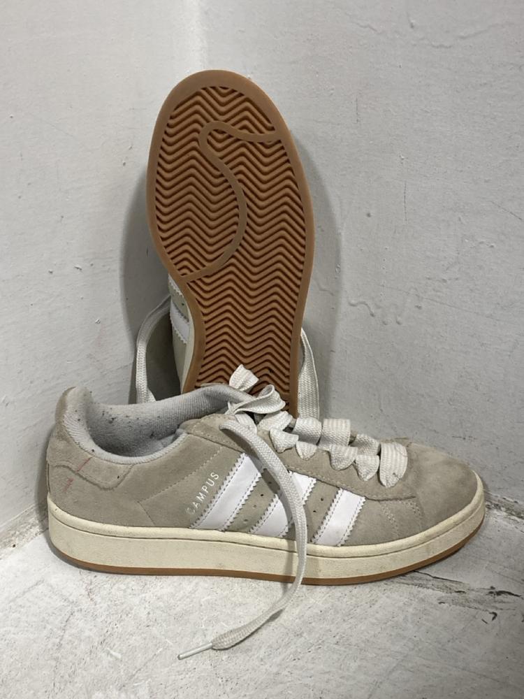 Lot 592  
            Chesterfield SR47 - Parcel Delivery Only 

                
ADIDAS CAMPUS SHOES SIZE 6 & 10. AND ADIDAS CAMPUS SHOES SIZE 6 & 8. (LOCATION: G4)