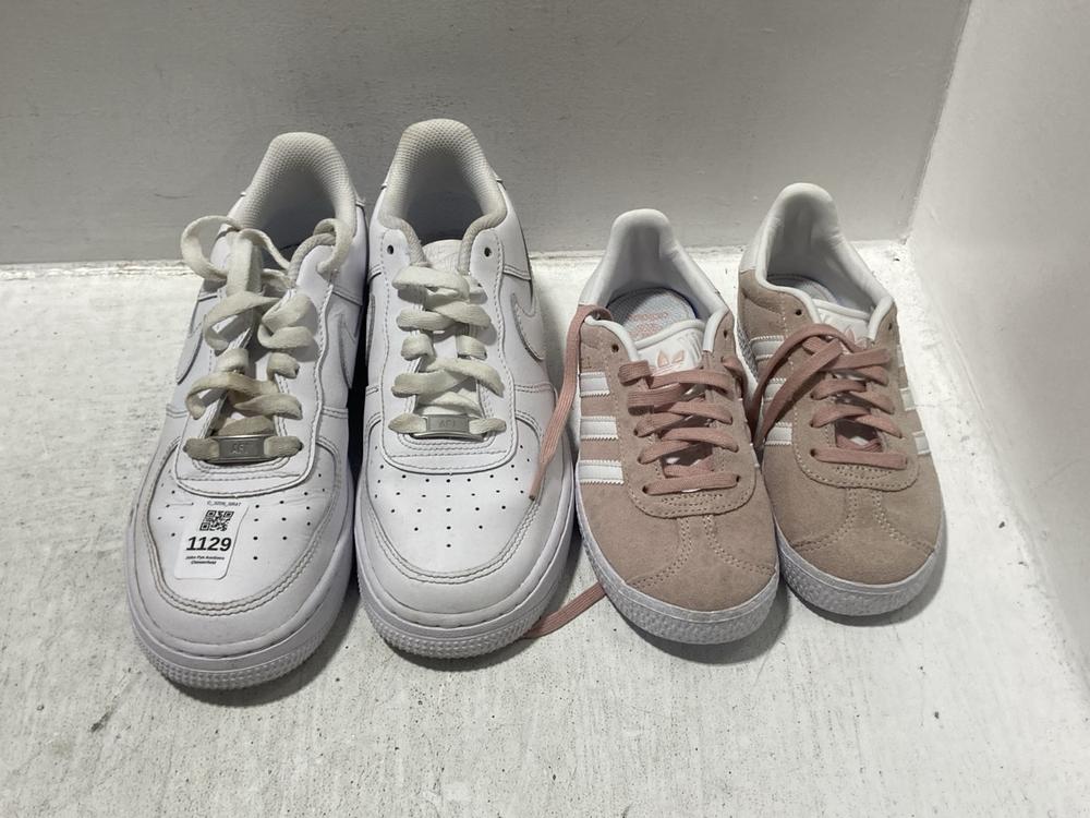 Lot 605  
            Chesterfield SR47 - Parcel Delivery Only 

                
4 X ASSORTED SHOES TO INCLUDE ADIDAS CHILDRENS GAZELLE TRAINERS IN PINK SIZES 12K...