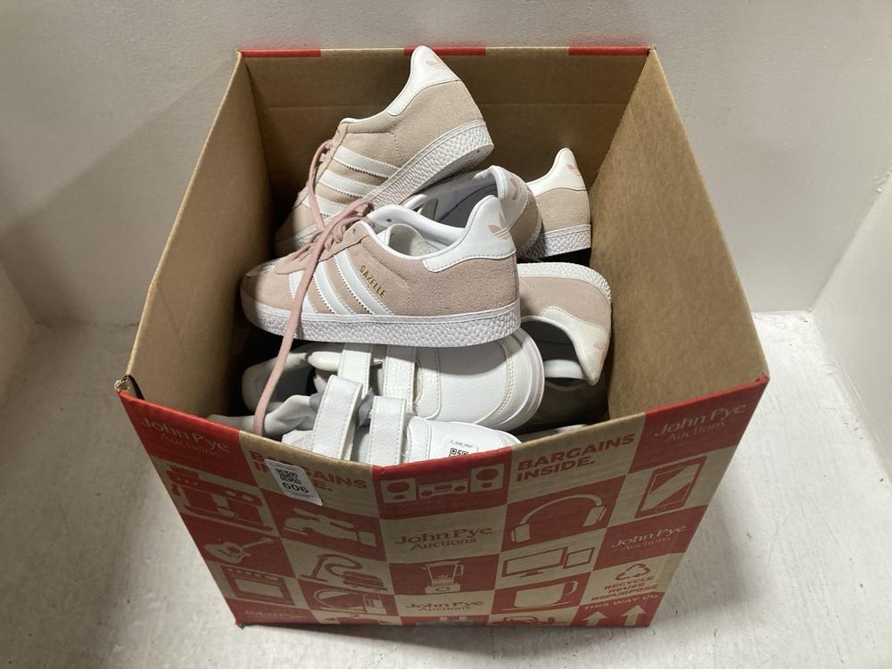 Lot 606  
            Chesterfield SR47 - Parcel Delivery Only 

                
QTY OF ASSORTED SHOES TO INCLUDE ADIDAS DROP STEP CHILDRENS TRAINERS IN BLACK/GRE...