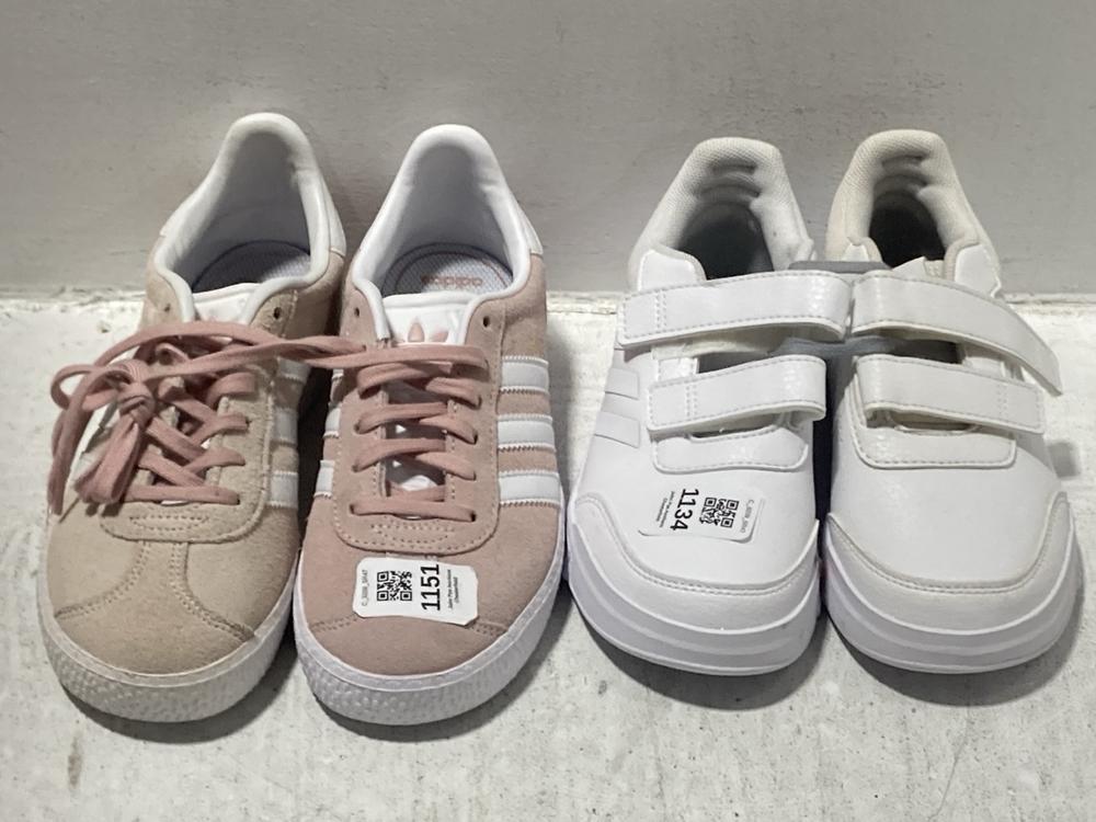 Lot 606  
            Chesterfield SR47 - Parcel Delivery Only 

                
QTY OF ASSORTED SHOES TO INCLUDE ADIDAS DROP STEP CHILDRENS TRAINERS IN BLACK/GRE...