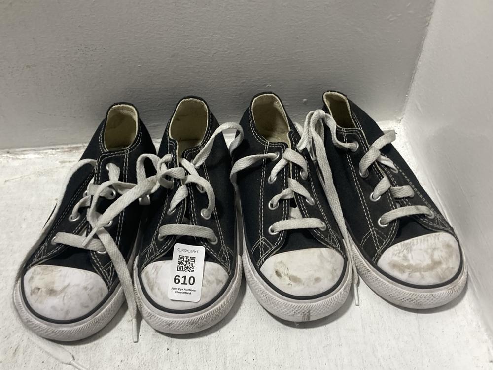 Lot 610  
            Chesterfield SR47 - Parcel Delivery Only 

                
4 X ASSORTED SHOES TO INCLUDE CONVERSE CHILDRENS ALL STAR LOW TRAINERS IN BLACK S...