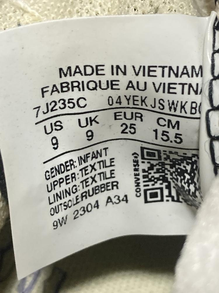 Lot 610  
            Chesterfield SR47 - Parcel Delivery Only 

                
4 X ASSORTED SHOES TO INCLUDE CONVERSE CHILDRENS ALL STAR LOW TRAINERS IN BLACK S...