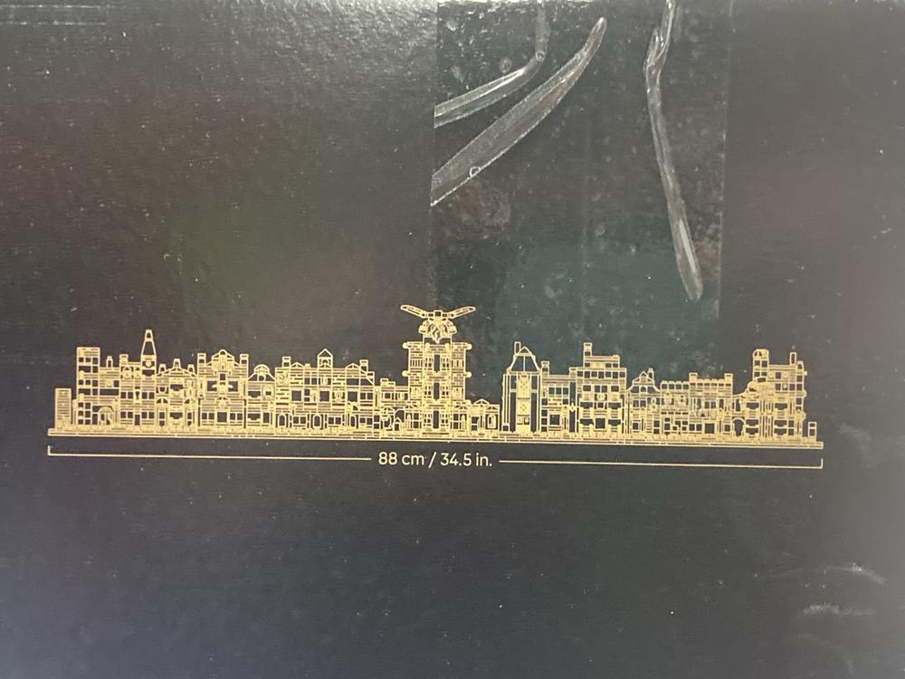 Lot 612  
            Chesterfield SR47 - Parcel Delivery Only 

                
LEGO 76444 HARRY POTTER DIAGON ALLEY WIZARDING SHOPS. (LOCATION: G5)