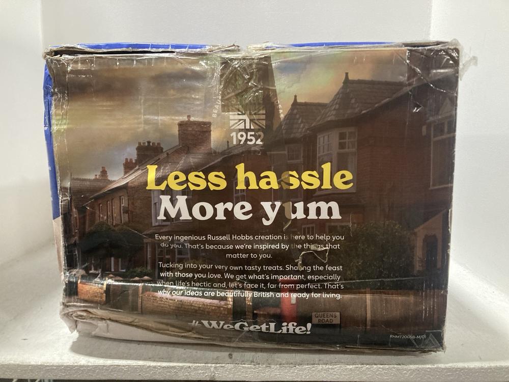 Lot 613  
            Chesterfield SR47 - Parcel Delivery Only 

                
RUSSELL HOBBS 20L 800W MICROWAVE OVEN - MODEL NO. RHMT2005B (LOCATION: G5)