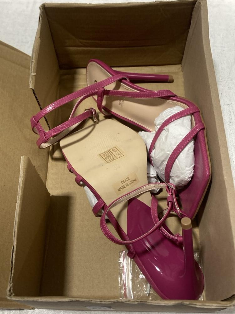 Lot 614  
            Chesterfield SR47 - Parcel Delivery Only 

                
SCHUH WOMENS SERENITY STRAPPY KITTEN HIGH HEELS IN PINK SIZE EU 39 (LOCATION: G5) - Image 2