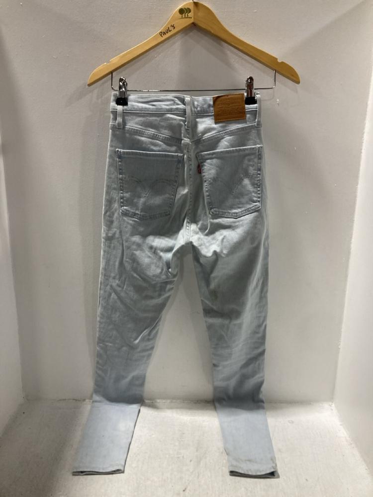 Lot 615  
            Chesterfield SR47 - Parcel Delivery Only 

                
LEVIS MILE HIGH SUPER SKINNY JEANS IN LIGHT DENIM SIZE 26 (LOCATION: G5)