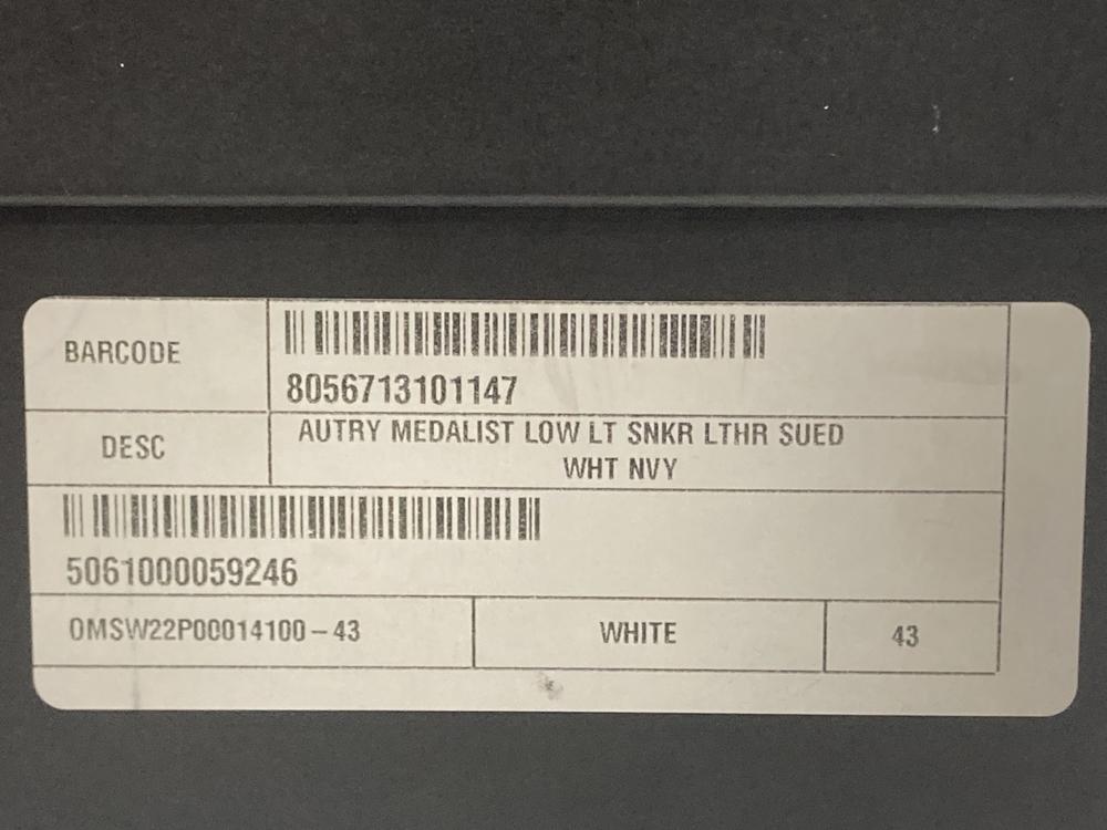 Lot 618  
            Chesterfield SR47 - Parcel Delivery Only 

                
AUTRY MEDALIST LOW TRAINERS IN WHITE SIZE EU 43 ORIGINAL RRP £119 (LOCATION: G5)
