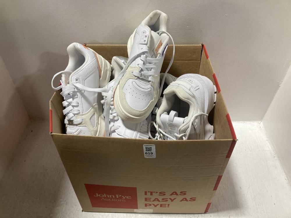 Lot 619  
            Chesterfield SR47 - Parcel Delivery Only 

                
QTY OF ASSORTED SHOES TO INCLUDE REEBOK TRAINERS IN WHITE SIZE 4 TO INCLUDE REEBO...