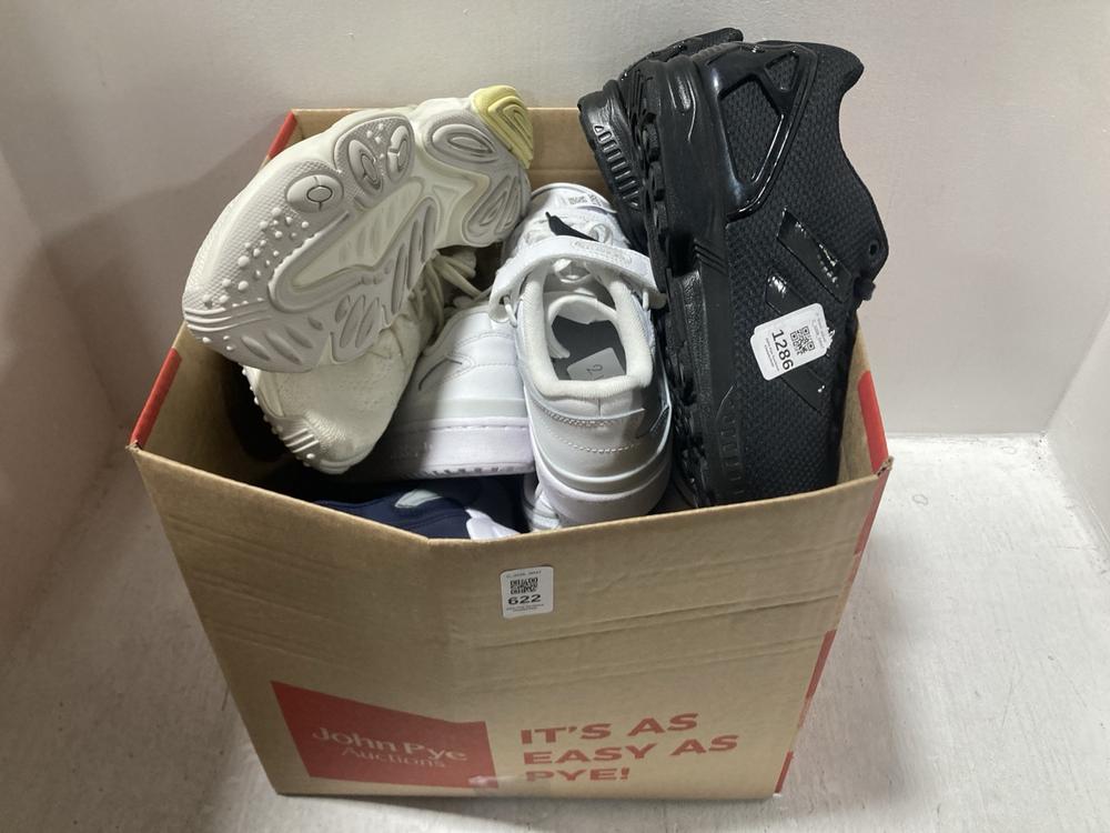 Lot 622  
            Chesterfield SR47 - Parcel Delivery Only 

                
6 X ASSORTED SHOES TO INCLUDE PUMA TRAINERS IN WHITE SIZE UK 1 TO INCLUDE REEBOK ...