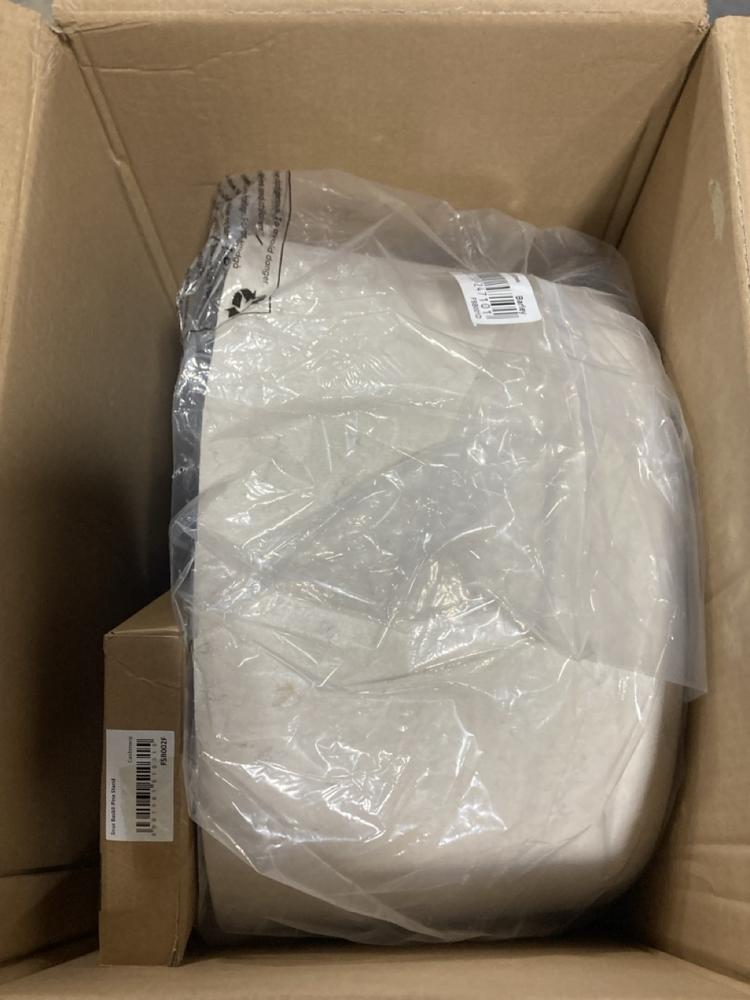 Lot 626  
            Chesterfield SR47 - Parcel Delivery Only 

                
SNUZ SNUZ BASKET IN WHITE ORIGINAL RRP- £100 (LOCATION: G6) - Image 2