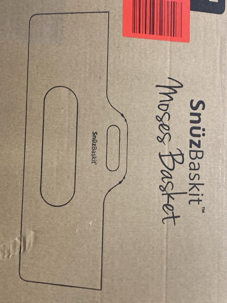 Lot 626  
            Chesterfield SR47 - Parcel Delivery Only 

                
SNUZ SNUZ BASKET IN WHITE ORIGINAL RRP- £100 (LOCATION: G6) - Image 4