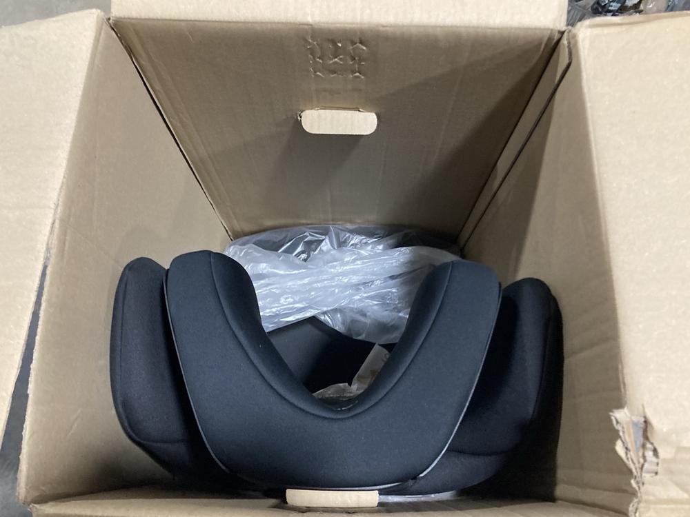 Lot 634  
            Chesterfield SR47 - Parcel Delivery Only 

                
BRITAX ROMER CAR SEAT IN BLACK (LOCATION: G6)