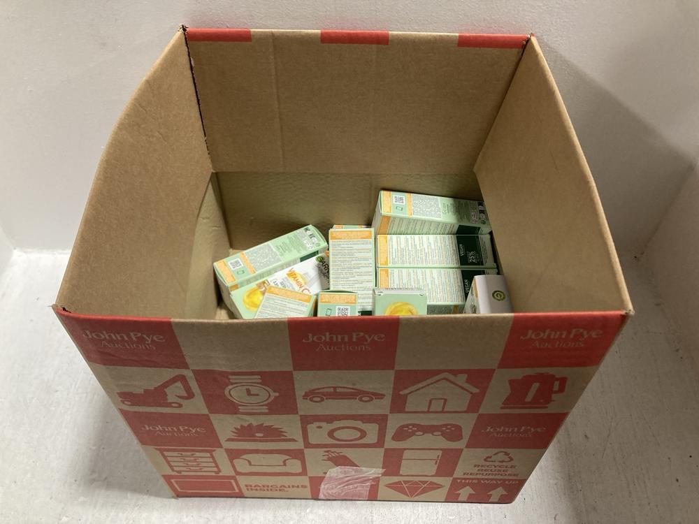 Lot 636  
            Chesterfield SR47 - Parcel Delivery Only 

                
20 X GARNIER SKIN ACTIVE VITAMIN C BRIGHTENING ANTI DARK SPOT SERUM 30ML TOTAL OR...