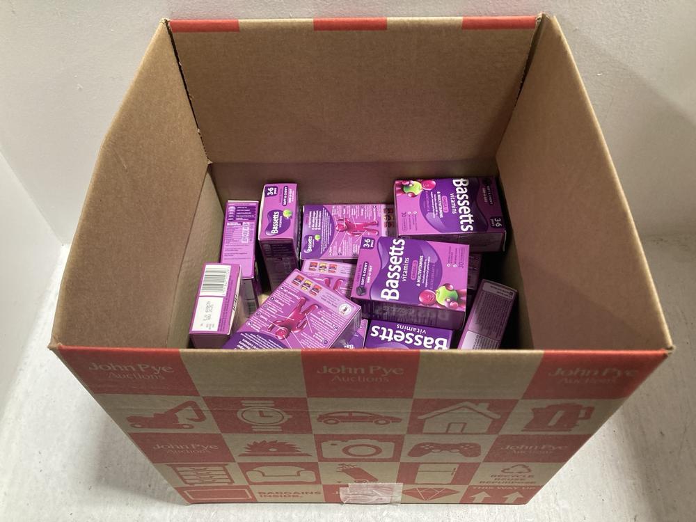 Lot 638  
            Chesterfield SR47 - Parcel Delivery Only 

                
21 X BASSETTS CHILDREN'S 3-6Y VITAMINS BLACKCURRANT AND APPLE FLAVOUR PACK OF 30 ...