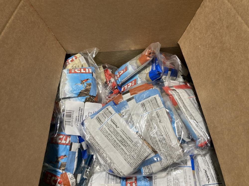 Lot 672  
            Chesterfield SR47 - Parcel Delivery Only 

                
8 X CLIF BAR ENERGY BAR 12 BAR MULTIPACK - BB 25/12/25 TOTAL ORIGINAL RRP £160 (L...