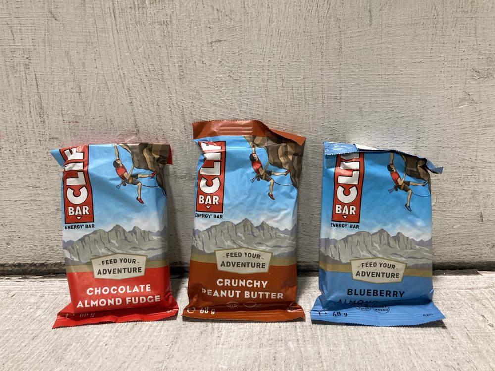 Lot 675  
            Chesterfield SR47 - Parcel Delivery Only 

                
8 X CLIF BAR ENERGY BAR 12 BAR MULTIPACK - BB 25/12/25 TOTAL ORIGINAL RRP £160 (L...