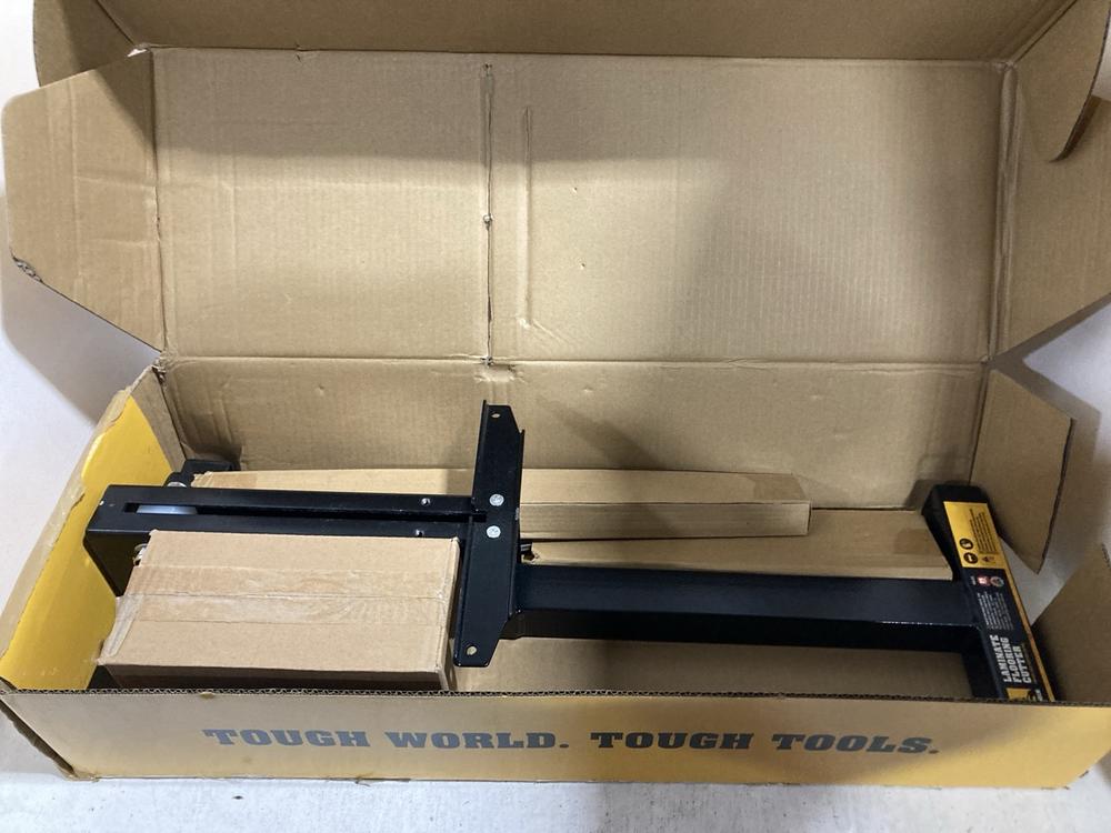 Lot 681  
            Chesterfield SR47 - Parcel Delivery Only 

                
ROUGHNECK LAMINATE FLOORING CUTTER (LOCATION: G8)