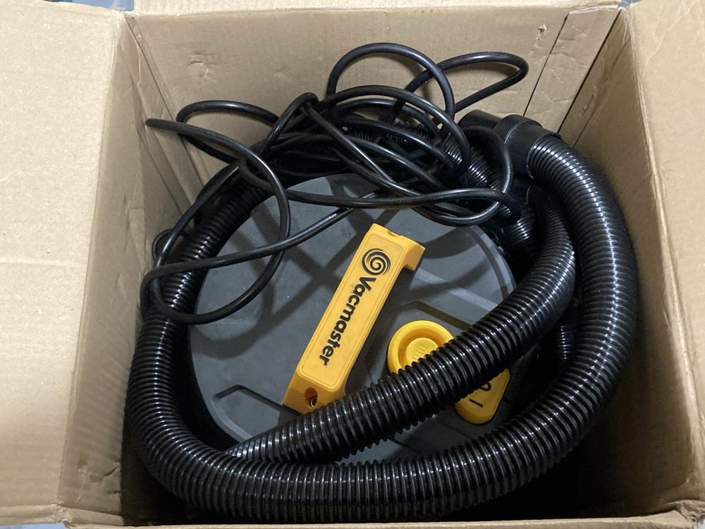 Lot 701  
            Chesterfield SR47 - Parcel Delivery Only 

                
KARCHER WD5 WET AND DRY VACUUM CLEANER ORIGINAL RRP £159 (LOCATION: G8) - Image 2