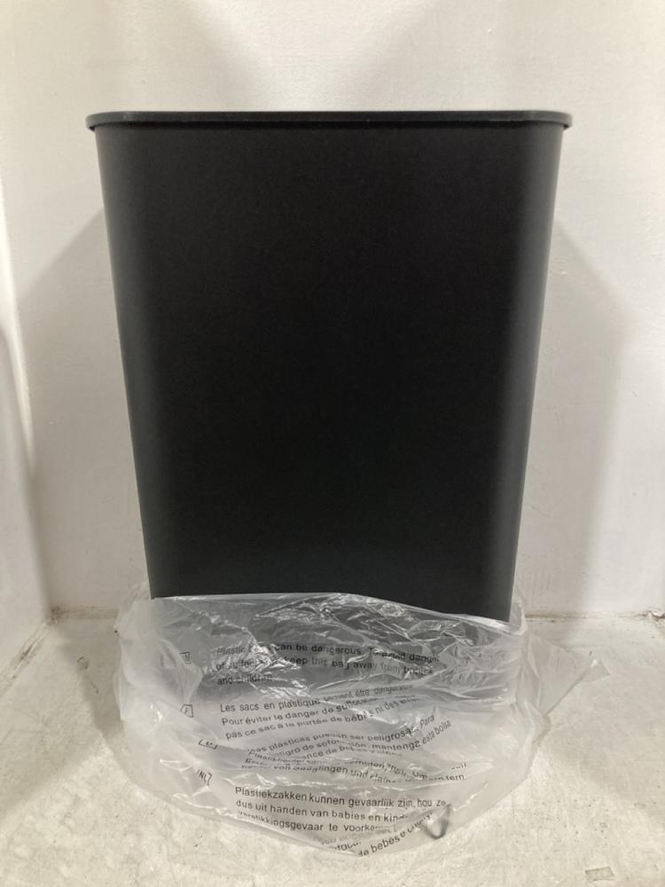 Lot 702  
            Chesterfield SR47 - Parcel Delivery Only 

                
2 X TOWER 50L SENSOR BIN (LOCATION: G9)