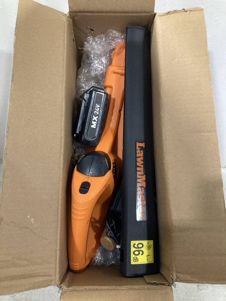 Lot 704  
            Chesterfield SR47 - Parcel Delivery Only 

                
MAKITA 18V VACUUM CLEANER TO INCLUDE LAWNMASTER 24V CORDLESS LEAF BLOWER TOTAL OR... - Image 2