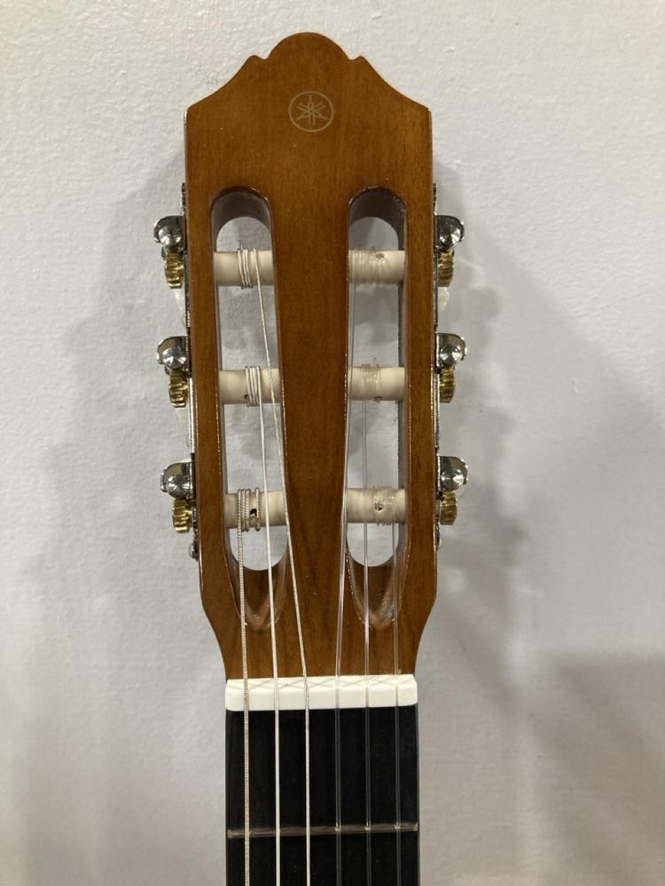 Lot 711  
            Chesterfield SR47 - Parcel Delivery Only 

                
YAMAHA ACOUSTIC GUITAR. (LOCATION: G9) - Image 3