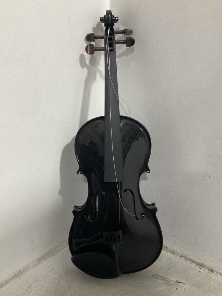 Lot 713  
            Chesterfield SR47 - Parcel Delivery Only 

                
STENTOR HARLEQUIN VIOLIN. (LOCATION: G9)