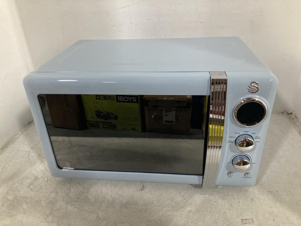 Lot 716  
            Chesterfield SR47 - Parcel Delivery Only 

                
SWAN RETRO 800W MICROWAVE IN BLUE. (LOCATION: G9)