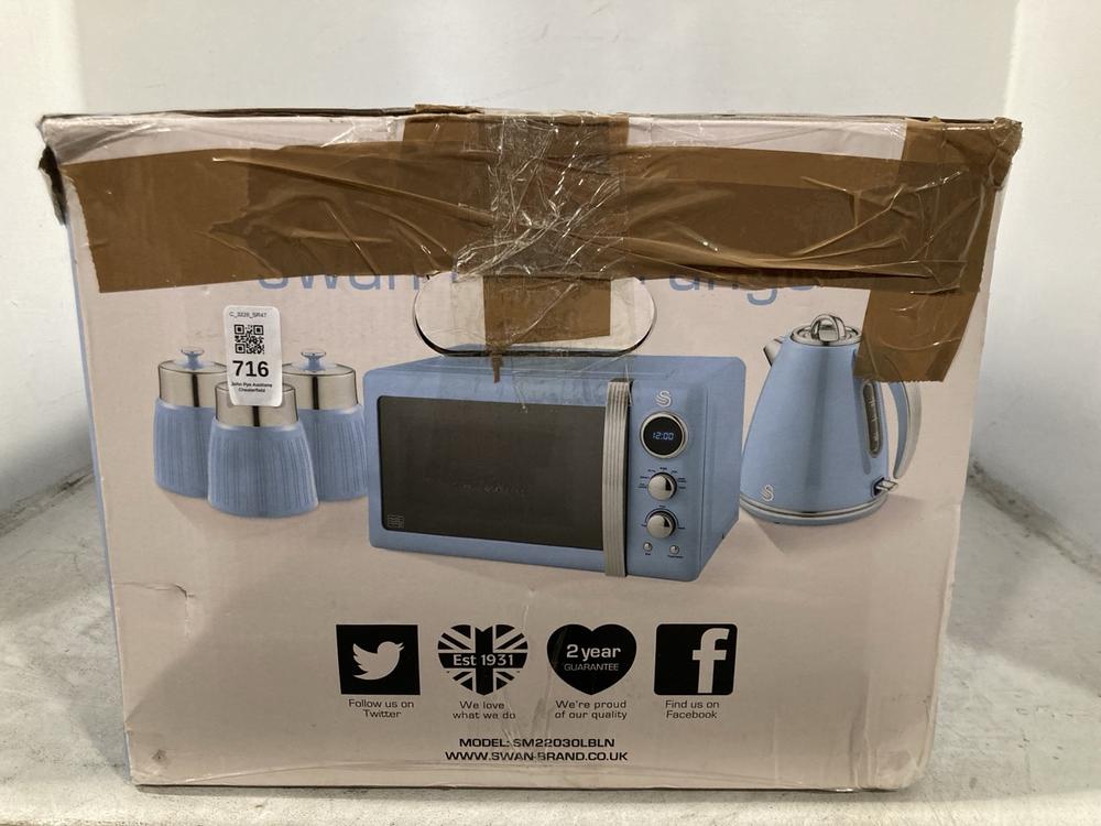 Lot 716  
            Chesterfield SR47 - Parcel Delivery Only 

                
SWAN RETRO 800W MICROWAVE IN BLUE. (LOCATION: G9)