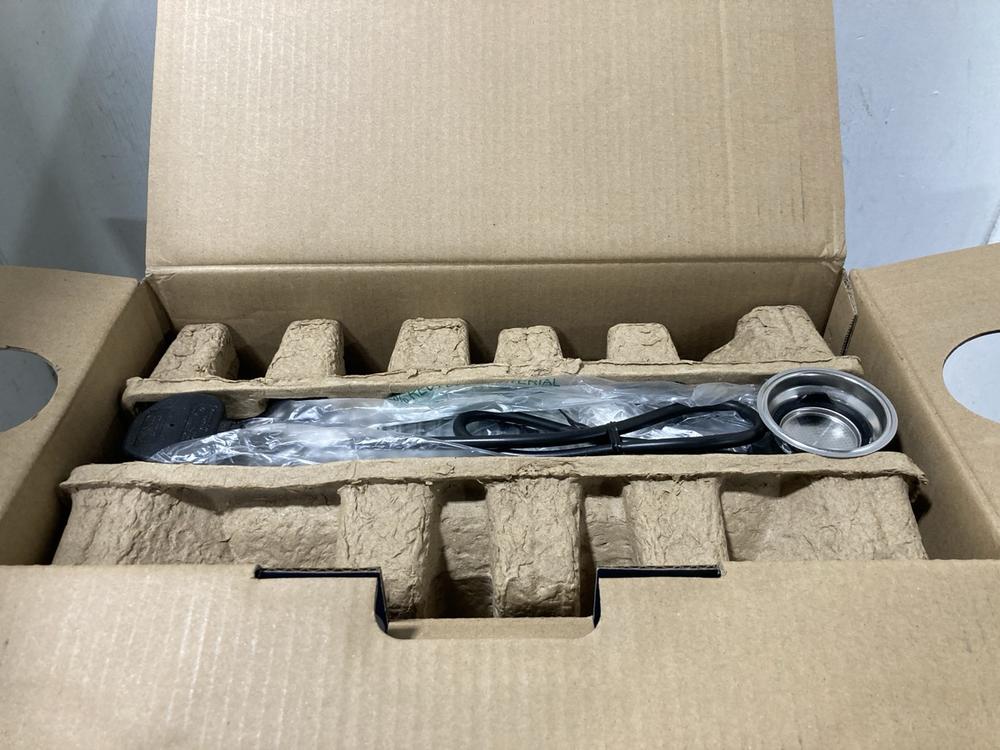 Lot 731  
            Chesterfield SR47 - Parcel Delivery Only 

                
DELONGHI DEDICA STYLE ORIGINAL RRP £229 (LOCATION: G10) - Image 2