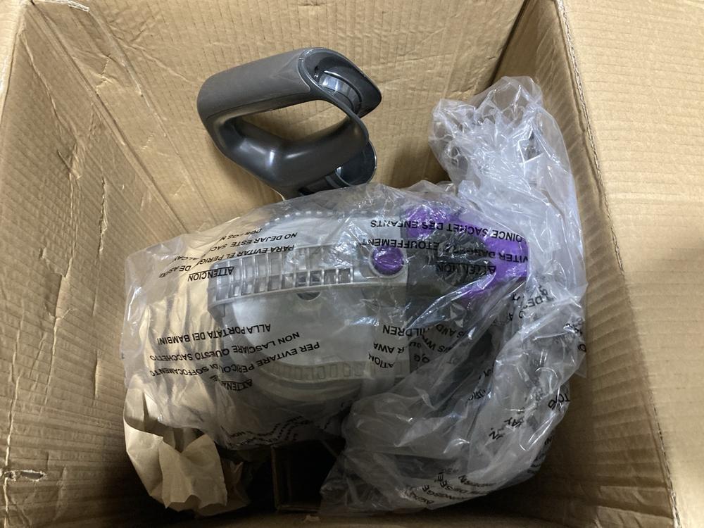 Lot 743  
            Chesterfield SR47 - Parcel Delivery Only 

                
VAX AIR STRETH PET MAX UPRIGHT VACUUM CLEANER (LOCATION: G10) - Image 2