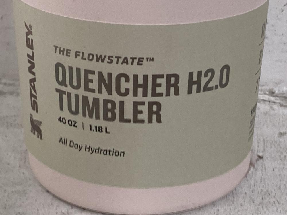 Lot 748  
            Chesterfield SR47 - Parcel Delivery Only 

                
STANLEY THE FLOWSTATE QUENCHER H2.0 TUMBLER IN PIBK TO INCLUDE CONTIGO DOUBLE WAL...