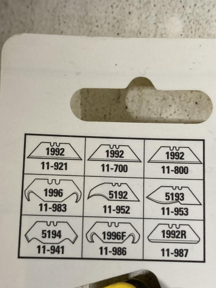 Lot 837  
            Chesterfield SR47 - Parcel Delivery Only 

                
10 X STANLEY FATMAX RETRACTABLE FOLDING UTILITY KNIFE (18+ ADULTS ONLY) TOTAL ORI... - Image 4