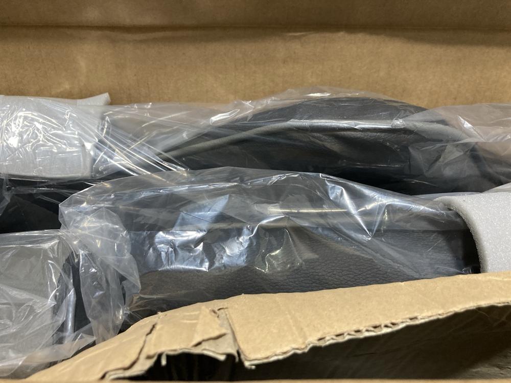 Lot 878  
            Chesterfield SR47 - Parcel Delivery Only 

                
OFFICE/GAMING CHAIR 8022-GREY (LOCATION: H2)