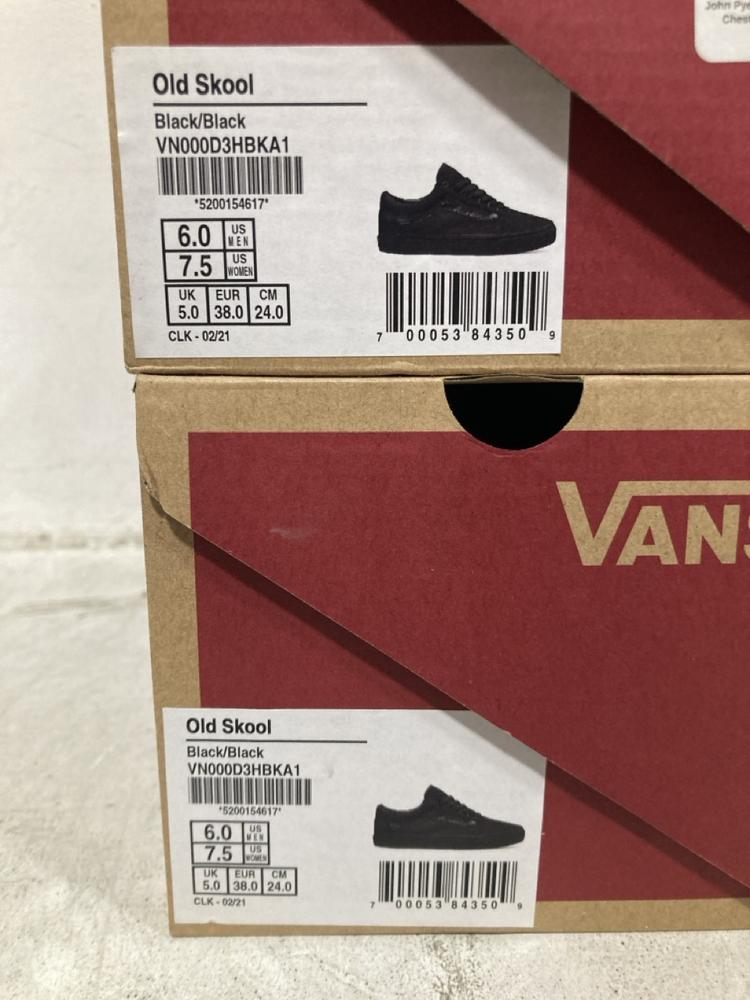 Lot 891  
            Chesterfield SR47 - Parcel Delivery Only 

                
2 X VANS OLD SKOOL TRAINERS IN BLACK UK SIZE 5 (LOCATION: H3) - Image 4