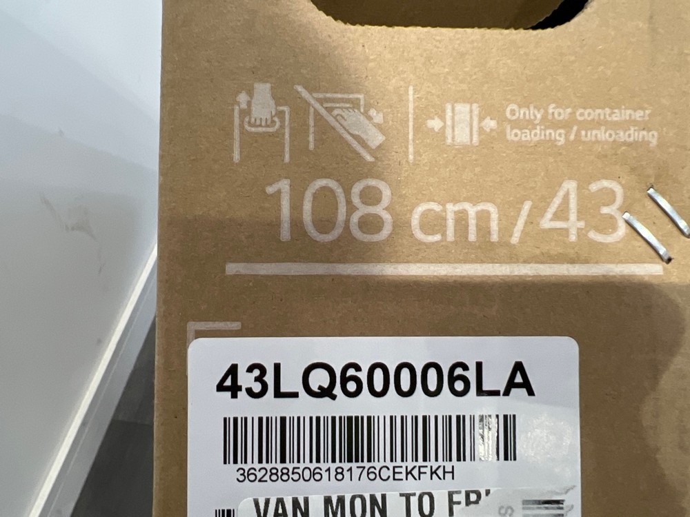 Lot 15  
            Chesterfield Tech - Collection or Optional Delivery Available 

                
LG 43LQ60 43" TV (ORIGINAL RRP - £249.99). (WITH BOX) [JPTC88645] (LOCATION: TECH)