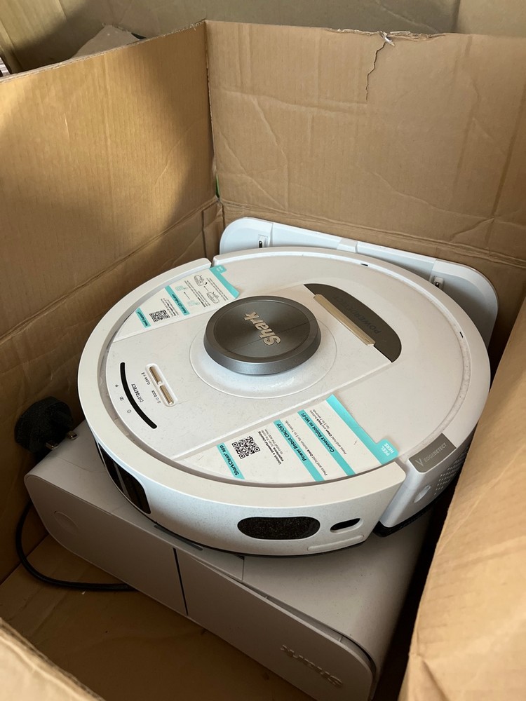 Lot 51  
            Chesterfield Tech - Collection or Optional Delivery Available 

                
PALLET OF ASSORTED TECH ITEMS. [JPTC89164] (LOCATION: TECH) (KERBSIDE PALLET DELI...