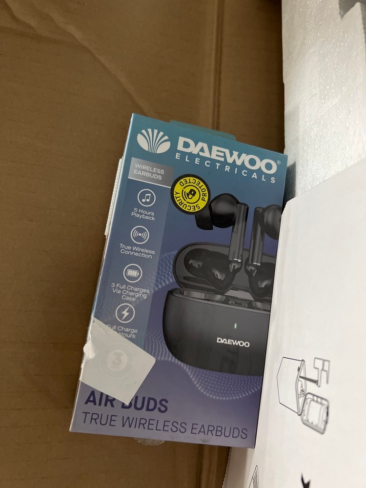 Lot 54  
            Chesterfield Tech - Collection or Optional Delivery Available 

                
PALLET OF ASSORTED TECH ITEMS. [JPTC89166] (LOCATION: TECH) (KERBSIDE PALLET DELI...