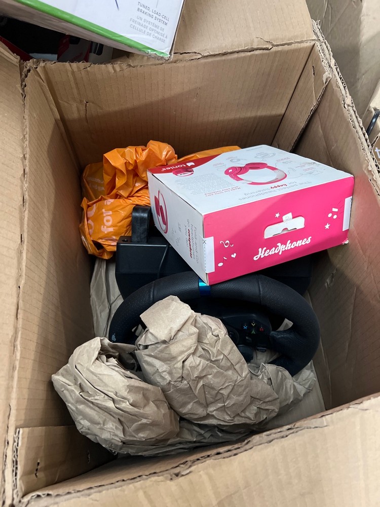 Lot 59  
            Chesterfield Tech - Collection or Optional Delivery Available 

                
PALLET OF ASSORTED TECH ITEMS. [JPTC89170] (LOCATION: TECH) (KERBSIDE PALLET DELI...