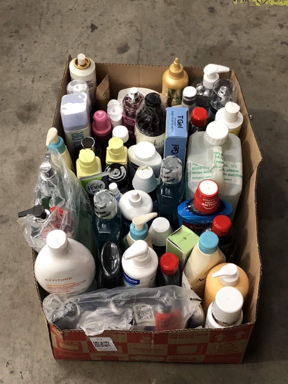 Lot 57  
            Edinburgh SR21 - Collection Only 

                
QUANTITY OF HEALTH & BEAUTY ITEMS TO INCLUDE CORSODYL MOUTHWASH GUM DISEASE TREAT...