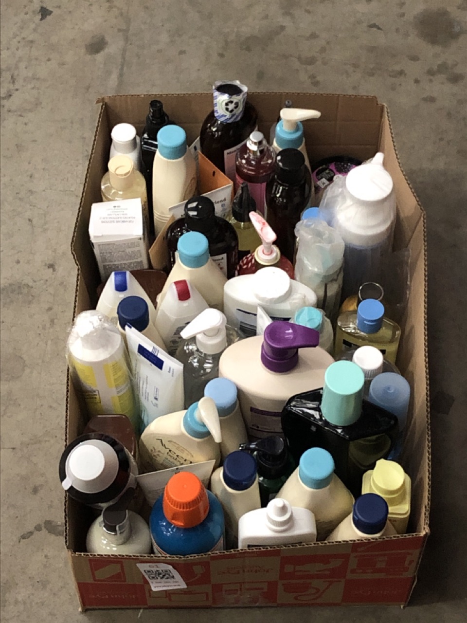 Lot 61  
            Edinburgh SR21 - Collection Only 

                
QUANTITY OF HEALTH & BEAUTY ITEMS TO INCLUDE CORSODYL MOUTHWASH GUM DISEASE TREAT...