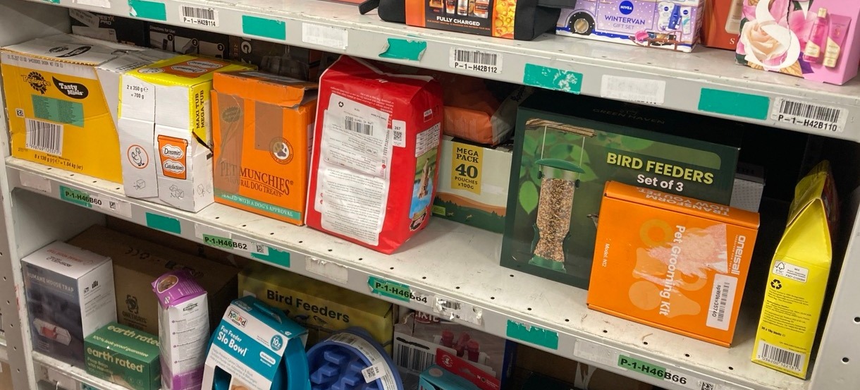 Lot 267  
            Edinburgh SR23 - Delivery Only 

                
QUANTITY OF PET PRODUCTS ITEMS TO INCLUDE THE BIG CHEESE ALL-WEATHER RODENT BLOCK...