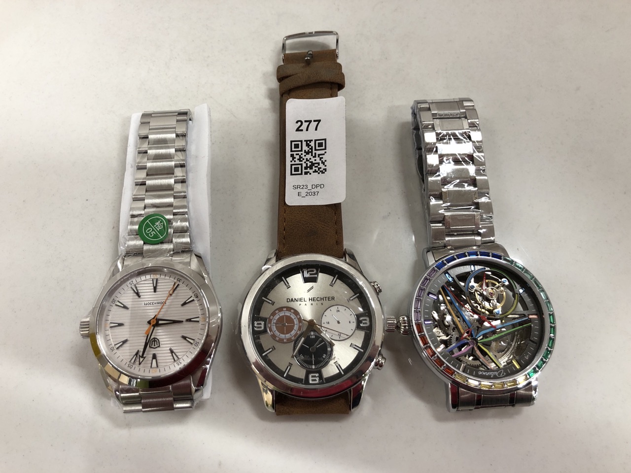 Lot 277  
            Edinburgh SR23 - Delivery Only 

                
QUANTITY OF WATCHES TO INCLUDE WATCHDIVES WD0006 38MM STAINLESS STEEL QUARTZ WATC...