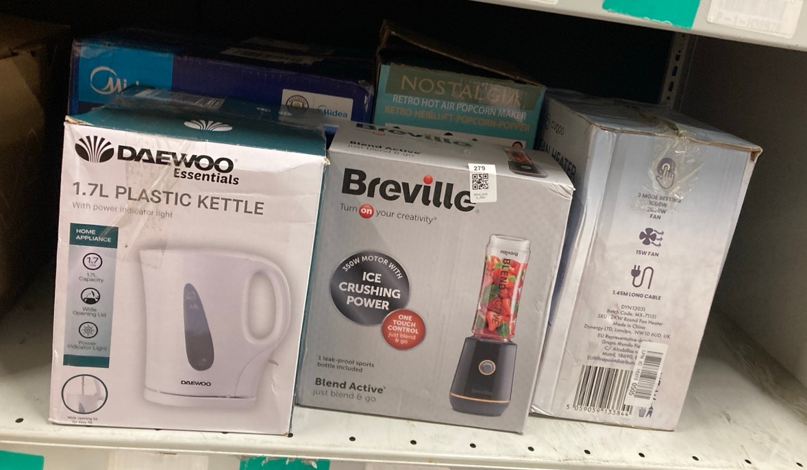 Lot 279  
            Edinburgh SR23 - Delivery Only 

                
QUANTITY OF KITCHEN & APPLIANCES ITEMS TO INCLUDE BREVILLE BLEND ACTIVE PERSONAL ...