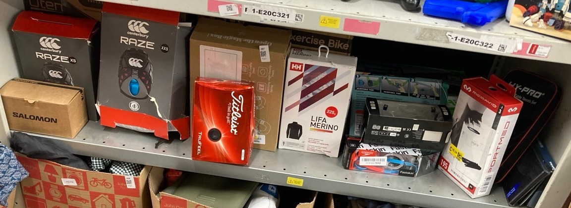 Lot 287  
            Edinburgh SR23 - Delivery Only 

                
QUANTITY OF SPORTS & EXERCISE ITEMS TO INCLUDE TITLEIST TRUFEEL GOLF BALL, PACK O...