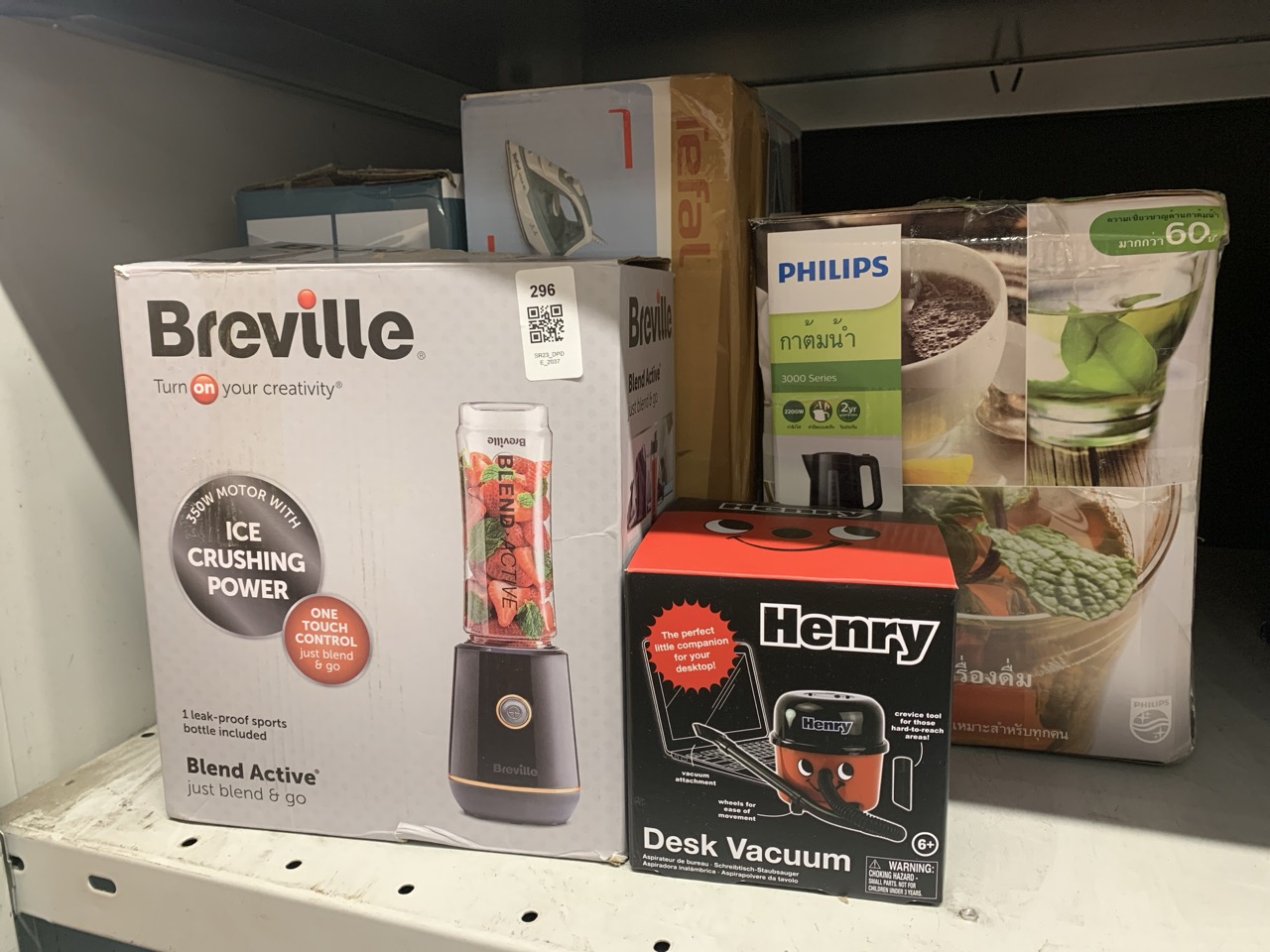 Lot 296  
            Edinburgh SR23 - Delivery Only 

                
QUANTITY OF KITCHEN & APPLIANCES ITEMS TO INCLUDE BREVILLE BLEND ACTIVE PERSONAL ...